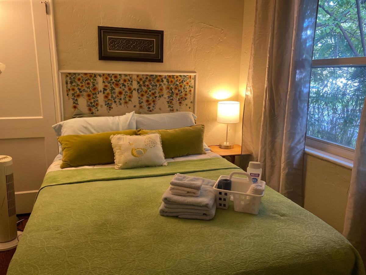 Villa Olivia Guest Rooms Голливуд Экстерьер фото